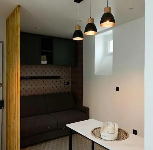 Moderne - Canal St Martin Apartment *